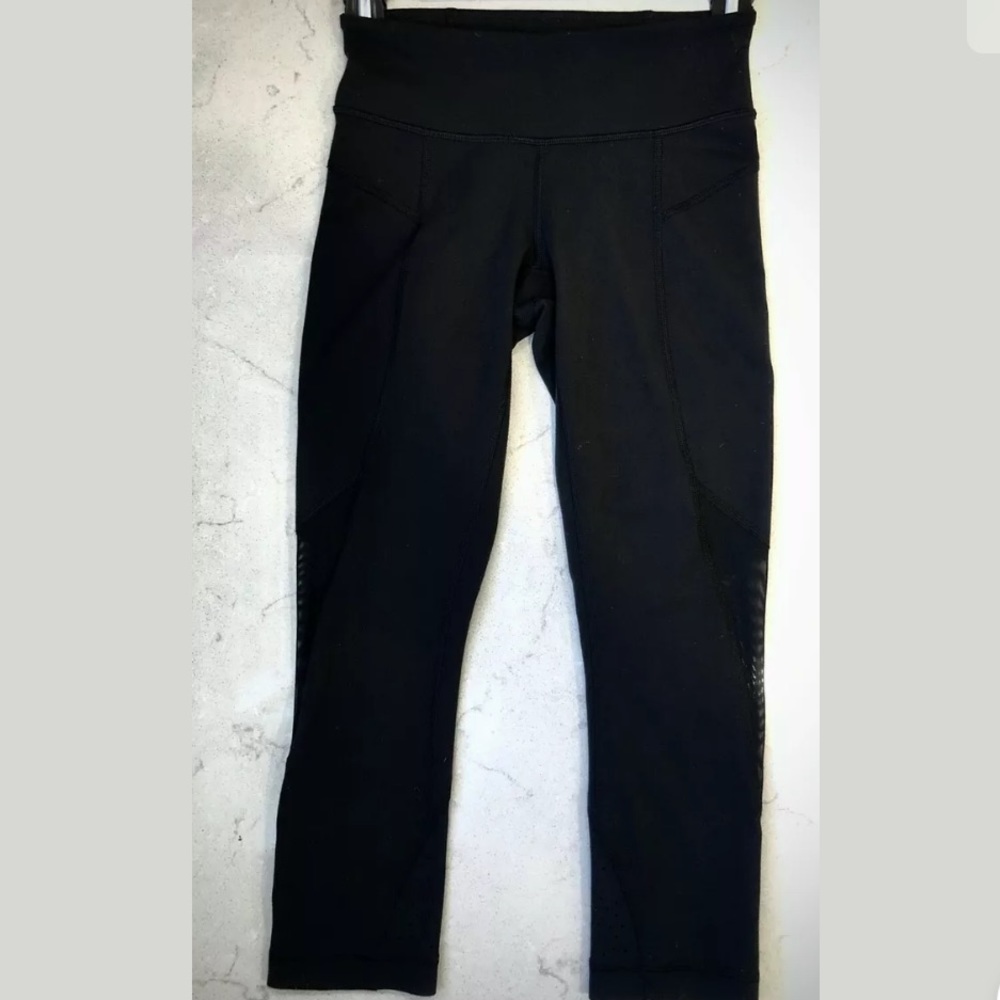 LULULEMON high-rise  crop 21" Sz 2 ; Mesh Detail